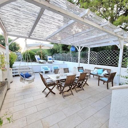ファレルナ Vista Mare Su Tre Piani Con Giardinoヴィラ エクステリア 写真