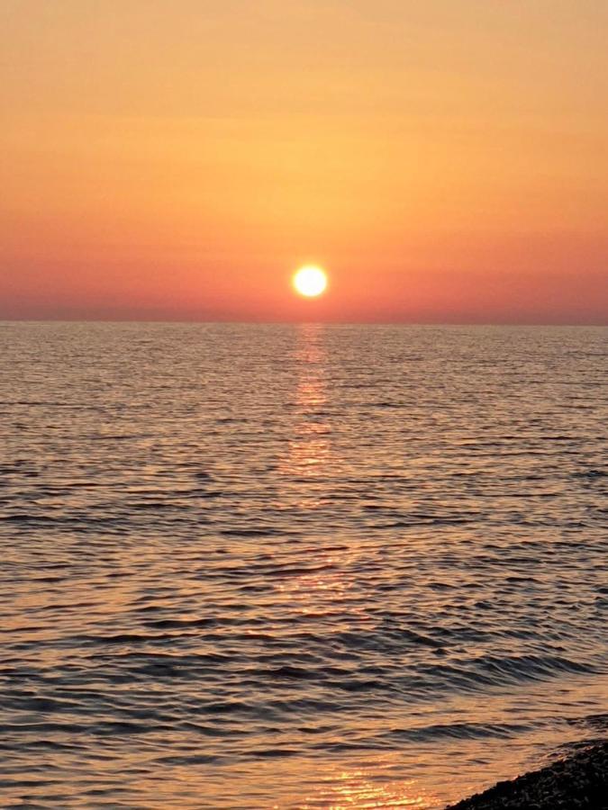 ファレルナ Vista Mare Su Tre Piani Con Giardinoヴィラ エクステリア 写真