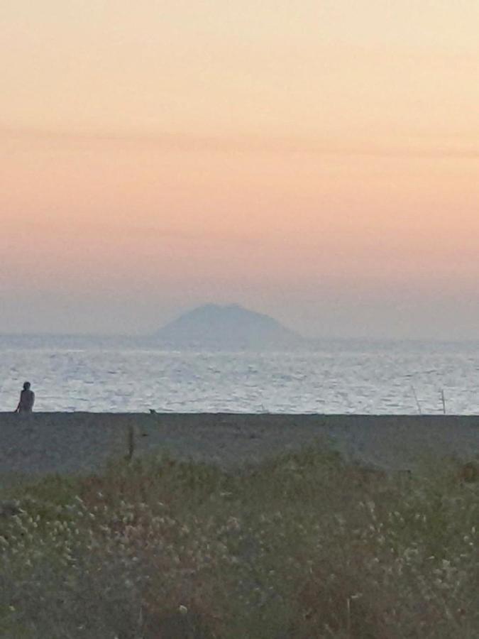 ファレルナ Vista Mare Su Tre Piani Con Giardinoヴィラ エクステリア 写真