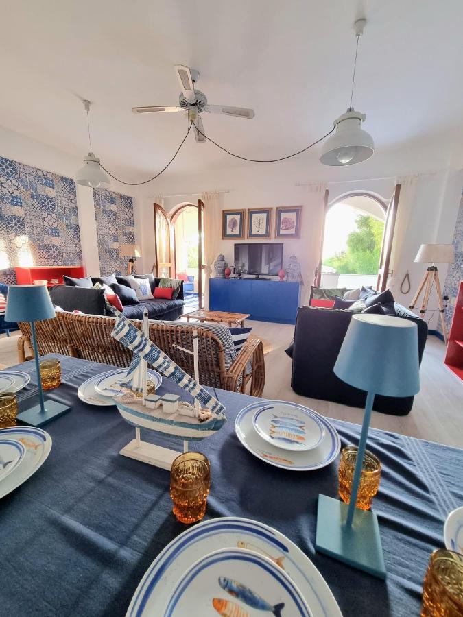 ファレルナ Vista Mare Su Tre Piani Con Giardinoヴィラ エクステリア 写真