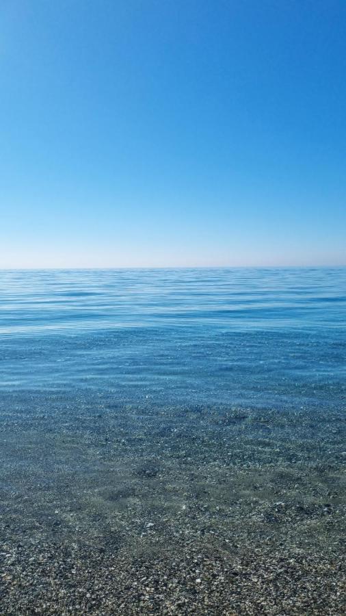 ファレルナ Vista Mare Su Tre Piani Con Giardinoヴィラ エクステリア 写真